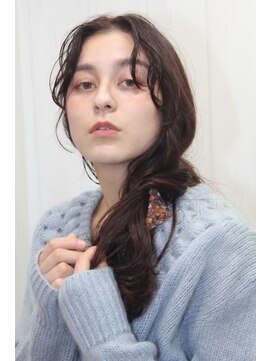 デイ(DAY.) 暖色系カラー　ロングヘア　バレッタアレンジ