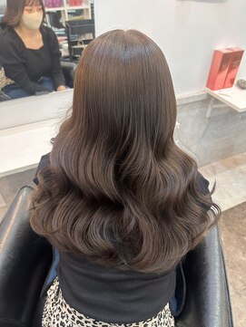 エルバイラビス 大宮(elu by lovis) グレーベージュ/大人ガーリー/フルバング/大宮