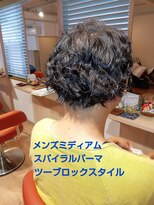 スカイハイ(Sky-high)&nbsp;ツーブロックスタイル、スパイラルパーマ