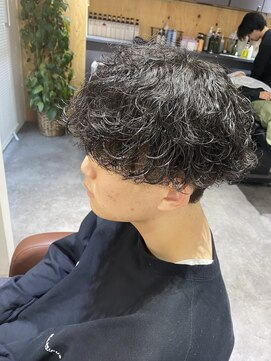 クオル 立川(QOL) 波巻き100% 刈り上げマッシュ