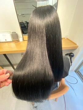 クオリア(QUOLIA) サイエンスアクアトリートメント施術後のお客様（髪質改善）