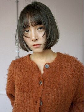 シティ(sity.) オリーブカラー 顔周りレイヤー ブリーチなしカラー ボブ