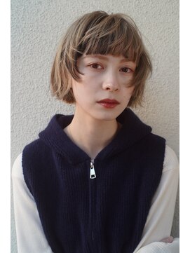 レジュアル(RESSUAL) イメチェンホワイトブロンド外ハネボブショートパーマ