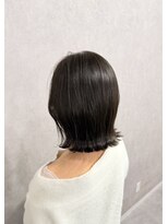 フランチェスカドットボブ(francesca.bob)&nbsp;オリーブグレージュ×ミディアムレイヤー【渡辺俊弥】梅田