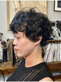 軽やかに弾むパーマショート