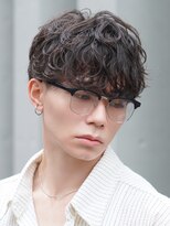 バイフィフス 原宿/表参道(by fifth)&nbsp;緩めニュアンスパーマフェザーパーマメンズセンターパートウルフ