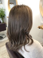 ヘアーサロン 銀 ブリーチあり!ミルクティーベージュカラー