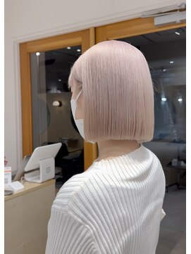 スタン 渋谷(Stam) ホワイトブロンドハイトーンボブ切りっぱなしケアブリーチ渋谷駅