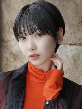 カライング(ing) 大人可愛い20代30代40代黒髪前下がりひし形小顔ボブ丸みショート