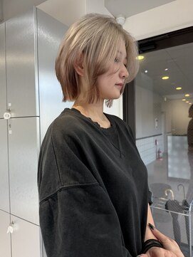 ロング　ケアブリーチ　ミルクティーベージュ　顔まわり　10代