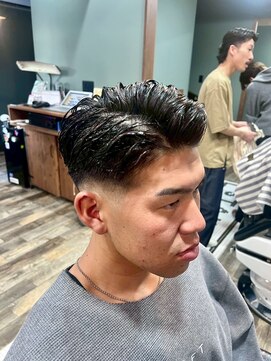 スタンドバーバー 柏(STAND BARBER) MEN’S HAIR/サーフカール/刈り上げセンターパート/<理容室>