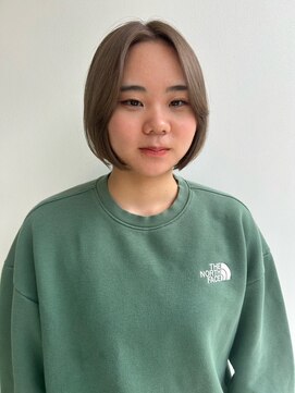 フォークロア 本店(Folk Lore) 透明感グレージュの丸みミニボブ