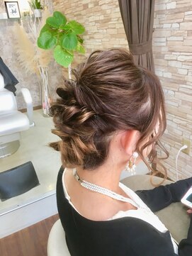 ヘアーピース(Hair Peace) フェミニンパーティーアップ