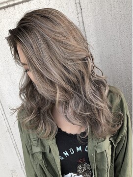ヘアサロンM 新宿 デザインカラー/厚めバング/ローライト/スリークボブ