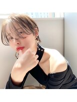 ワン バイ ジエクト(One by The Ect)&nbsp;大人マッシュショート×ミルクベージュ×外国人風ダブルカラー