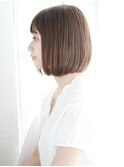 透け感バングのツヤボブスタイル