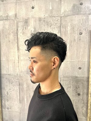 《フィットネス×美容室》眉のお手入れはプロにお任せ下さい！[カット＋眉カット＋育毛促進スパ￥5500]