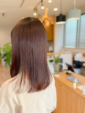 エホン(ehon) ミディアムヘアに上品な美髪カラー