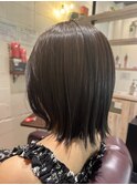 オリーブベージュカラー