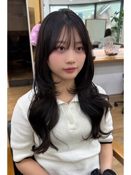 ネオリーブ クーロ(Neolive curro) 韓国前髪顔周り×ハッシュレイヤー 暗めカラー/酸性ストレート