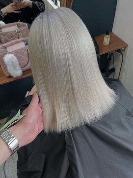 ロイド(Lloyd) 【Lloyd 大宮】ホワイトカラー