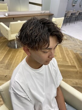 アレス バイ シカ 神戸三宮元町店(ALLES by Cica) 波巻きツイストスパイラルパーマツーブロック刈り上げ