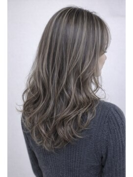 フルール(fleur) 上品グレージュの大人ミディアム