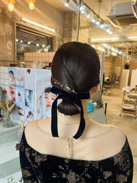 ソース(source) ///source///タイトシニヨンアレンジ