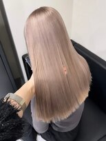 ベレーザ 川越(Beleza)&nbsp;6975金髪ホワイトアッシュミルクティーブロンドハッシュカット