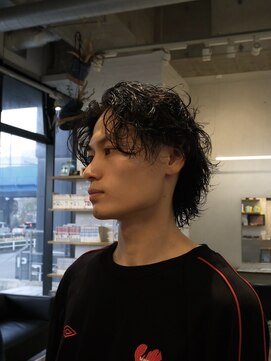 ザデイ カットアンドカルチャーショップ(THE DAY CUT&CULTURE SHOP) 縦落ちスパイラル【メンズパーマ】