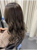 グレージュにハイライト。