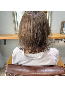 コンパス(COMPASS) 透明感カーキベージュ