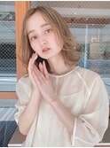 アッシュベージュ/透け感ボブ