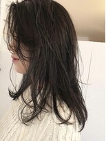 ユニ(uni)&nbsp;レイヤーカット/グレージュカラー/暗髪カラー/２０代/３０代