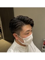 ウノプリールヴァモス(unopulir Vamos)&nbsp;ビジネスヘア耳かけメンズツーブロックかきあげ