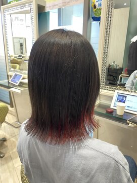 ビス ヘア アンド ビューティー 西新井店(Vis Hair＆Beauty) 大人かわいいストレート切りっぱなしインナーカラー耳掛け小顔