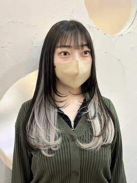 ヘアメイク シンズ レインボー(Hair Make SHIN'S RAINBOW) インナーカラー/ホワイトシルバー/レイヤーカット/高松