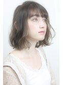 透明感と上品さ感じる美シルエットボブ