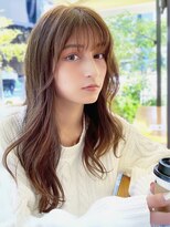 ガーディナ(Gardina)&nbsp;ベージュ 透明感カラー 顔周りカット 艶髪 ブリーチ ハイトーン