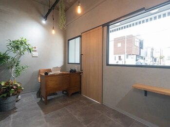 ナリ(nari)の写真/【豊中駅徒歩10分】似合せショート・ボブヘアが得意！理想を叶える特別なひとときをnariで♪