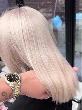 ペールホワイトボブ