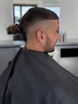 アブソリュートバーバーショップ(ABSOLUTE BARBER SHOP)&nbsp;MAN BUN × SKIN FADE