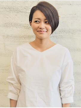 ダブルアームズ(W ARMS) 大人なショートボブ。