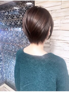 ミッシェル アフロート(michelle afloat) ひし形くびれツヤショート2030代40代50代ラウンドCカーブカット