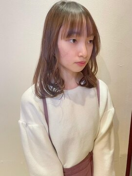 トップヘアー アヴェニュー 刈谷(TOPHAIR Avenue) ナチュラルベージュカラーで韓国風巻きスタイル/ことりベージュ