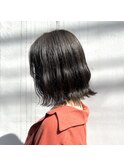 イヤリングカラーが似合う外はねボブ！