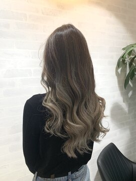 クラッチバイシオンアグリゲイト(CLUTCH by Zi-on aggregate) ブルーシルバー×ハイライトバレイヤージュ/バリアージュ