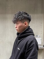 ウェルネス(Wellness) スペインカールパーマ、スキンフェード