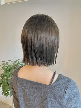 ギフト(Gift. hair&spa) 【Gift.hair&spa】ハイトーンカラー×ぱっつんボブ