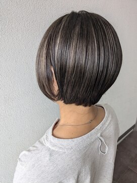 グランドウシワカマル(GRAND ushiwakamaru) 白髪ぼかしショート